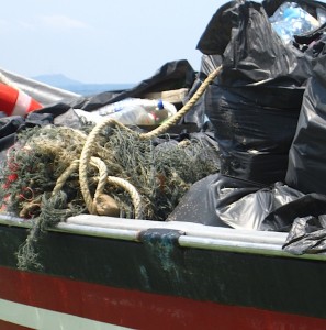 Tödlich für die Tiere: Plastikflaschen und herrenlose "Geisternetze" 