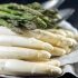 Grüne und weiße Spargel