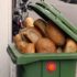 Lebensmittelverschwendung: Brot in der Mülltonne