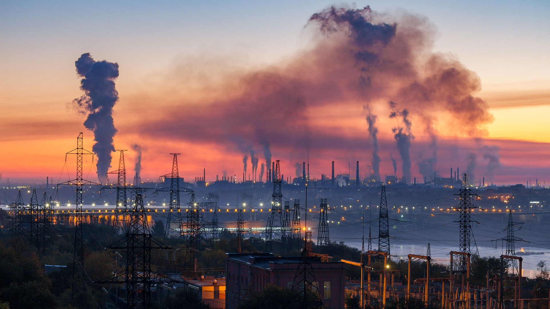 Treibhausgas-Emission-Industrie-1920-1390661251-c-Alexey-Tolmachov-iStock-Getty-Images
